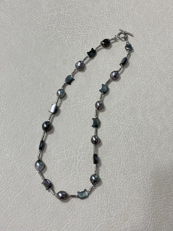 tahitian black pearl- unique design - one